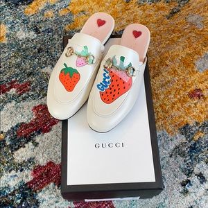 Authentic Gucci Stawberry Placed Mule